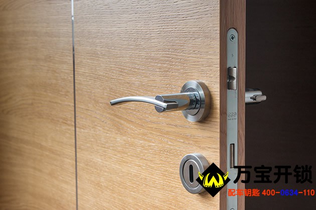 入住酒店要注意什么？酒店门锁使用小技巧。莱芜方下西关泰钢附近